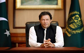 عمران خان يدعو الباكستانيين لوقفة تضامنية مع الكشميريين الجمعة