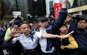 اعتقال ناشط سياسي بارز في هونغ كونغ عشية الاحتجاجات
