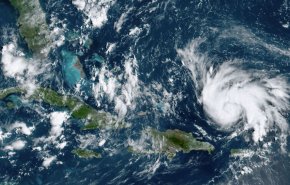 إعصار دوريان يضرب سواحل جزر أباكو +فيديو