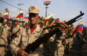 مادورو: کلمبیا درپی برافروختن آتش جنگ در ونزوئلا است