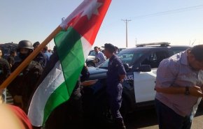  الأمن الأردني يقمع اعتصاما للمعلمين أمام مقر الحكومة