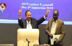 حمدوك يعلن تشكيل أول حكومة منذ الإطاحة بالبشير