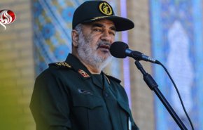 فرمانده کل سپاه: همه آرزوی رئیس جمهور آمریکا چند دقیقه مذاکره با یک مقام ایرانی است