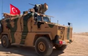 شاهد.. دوريات الجيش التركي تستبيح الاراضي السورية