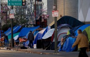 اتهام 12 مقام یک وزارتخانه در آمریکا مبنی بر بهره کشی از بی‌خانمان‌های کالیفرنیا