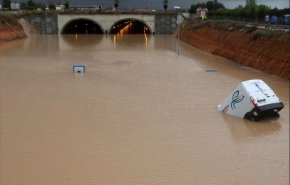 ارتفاع حصيلة قتلى الأمطار الغزيرة في إسبانيا إلى 5 أشخاص
