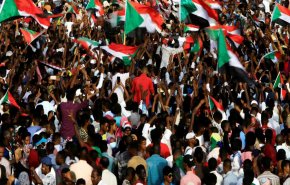 ‘العفو الدولية’ تدين الاعتداء على متظاهري القصر الرئاسي بالخرطوم