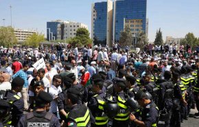 نقابة المعلمين الاردنية ترفض دعوة الرزاز لإنهاء الإضراب 