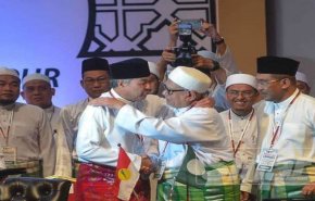 تحالف المعارضة الماليزية يتعهد بحماية الملايو والإسلام والأقليات