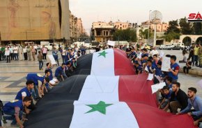 تجمع اعتراضی ساکنان حلب و تأکید بر لزوم اخراج ترکیه و آمریکا از سوریه