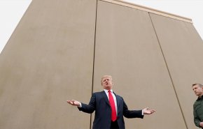 ترامب: الجدار الحدودي الجديد مع المكسيك معزز بتكنولوجيا ‘التجسس’
