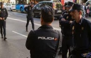 السلطات الإسبانية تعتقل كتالونيين انفصاليين يخططون لأعمال عنف