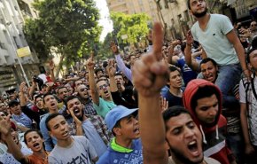 افشاگر معروف مصری بار دیگر مردم را به تظاهرات گسترده فراخواند