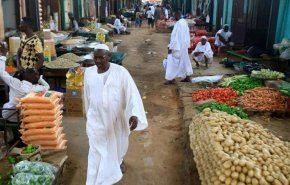 السودان يطلق خطة إنقاذ اقتصادي ويكشف مصير دعم الخبز والبنزين