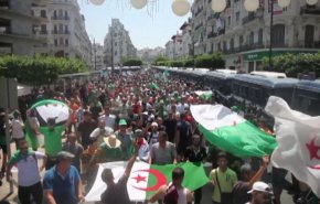 محاكمات تاريخية بالجزائر تزيح اقوياء عهد بوتفليقة