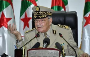 قايد صالح يحذرمن محاولة عرقلة الانتخابات الرئاسية