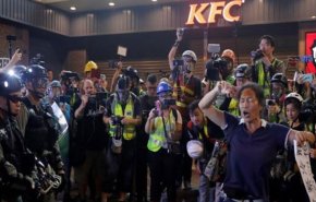 ادامه اغتشاشات در هنگ کنگ؛ «کری لام»‌به پکن می‌رود