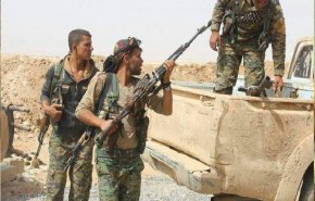 داعش يستهدف بلدة سورية بالقذائف الصاروخية

