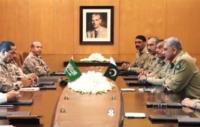 سفر همزمان ژنرال‌های آمریکایی و سعودی به پاکستان