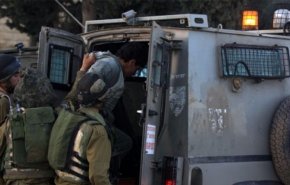 اعتقال فتى فلسطيني في الخليل بحجة حيازته سكينا