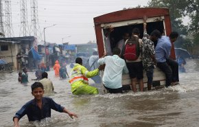 140 قتيلا آخر حصيلة ضحايا الأمطار في الهند