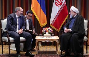 سلفی نخست‌وزیر ارمنستان با روحانی و پوتین