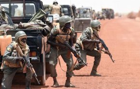 مقتل 40 شخصاً في اشتباكات مع إرهابيين بمالي 
