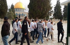 انتهاكات اسرائيلية واسعة لحرمة المسجد الاقصى