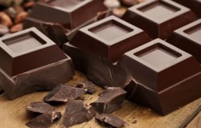 تناول الشوكولاتة الداكنة يومياً يحمي من مرض خطير
