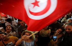 احتشاد جماهيري في تونس دعما لسعيّد قبيل المناظرة +فيديو