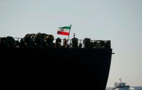 شاهد.. استهداف ناقلة النفط الايرانية؛ من المستفيد؟