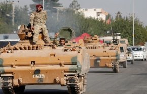 الجيش السوري یصل إلى مطار الطبقة العسكري 