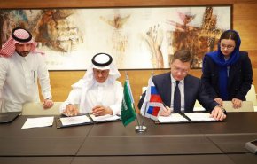 روسیه و عربستان سعودی بیش از ۲۰ سند همکاری امضا کردند