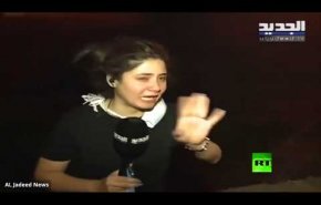 شاهد... صحافية لبنانية تبكي بحرقة على الهواء، لاأحد يساعدنا