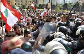 شاهد..آخر تطورات الإحتجاجات الشعبية في لبنان 