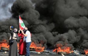  تشدید درگیری ها میان معترضین و نیروهای امنیتی در لبنان/ مدارس و دانشگاه های لبنان شنبه تعطیل شد
