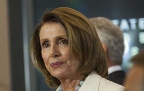 بيلوسي تصل الأردن لإجراء محادثات مع الملك عبد الله