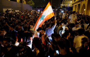  بالفيديو..مشاهد ملفتة للأنظار في مظاهرات لبنان