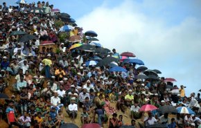 انتقال مسلمي الروهينغا إلى جزيرة معزولة في بنغلادش
