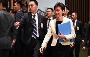 الصين تعتزم إقالة رئيسة السلطة التنفيذية في هونغ كونغ