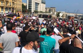 هشتمین روز از اعتراضات سراسری لبنان/ معترضین خواستار برکناری رئیس بانک مرکزی