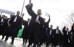 وکلای الجزایری اطراف دادگاه سیدی محمد در پایتخت این کشور تظاهرات کردند