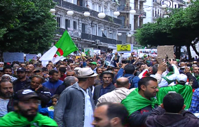  الجزائريون يتظاهرون في الجمعة الـ36 على التوالي