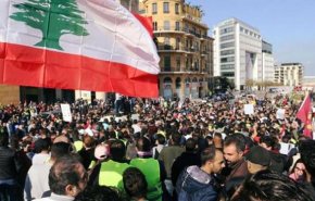 خشنودی تحلیلگر صهیونیست از بحران در لبنان؛ اعتراض‌ها باید تشدید شود