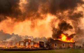 تخریب منازل و قطع برق و گاز هزاران خانوارآمریکایی به دلیل آتش‌سوزی