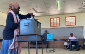 الحزب الحاكم يفوز في الانتخابات العامة ببوتسوانا
