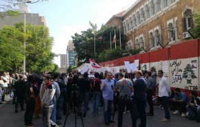 الإحتجاجات في لبنان تدخل يومها الـ13 
