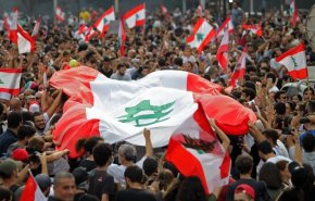 الى اين تتجه الأمور بعد رد المتظاهرين اللبنانيين بالبقاء في الشارع ؟