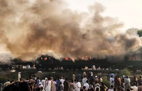 انفجار گاز پیک نیکی؛ علت آتش سوزی قطار مسافربری پاکستانی و مرگ 74 نفر