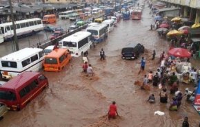 مصرع 12 شخصا جراء الفيضانات وسط غانا
